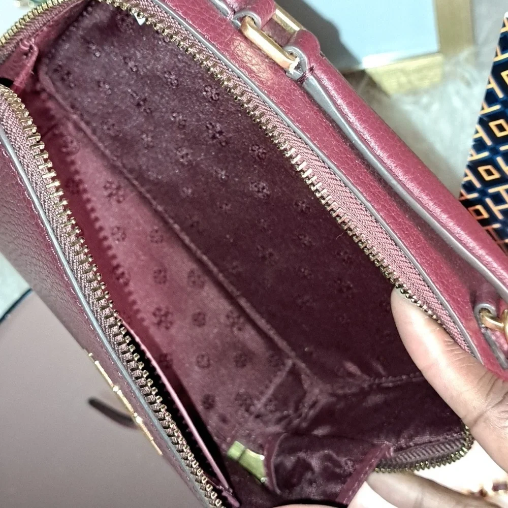 Tory Burch NWOTs Britten Small Top Handle Case